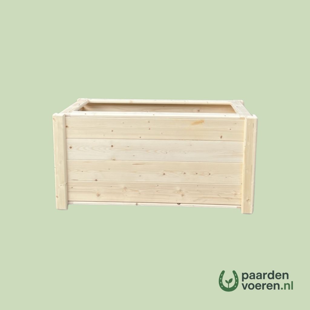 licht houten lariks slowfeeder hooikist waar hooi in gedaan kan worden zodat het paard langzamer hooi eet